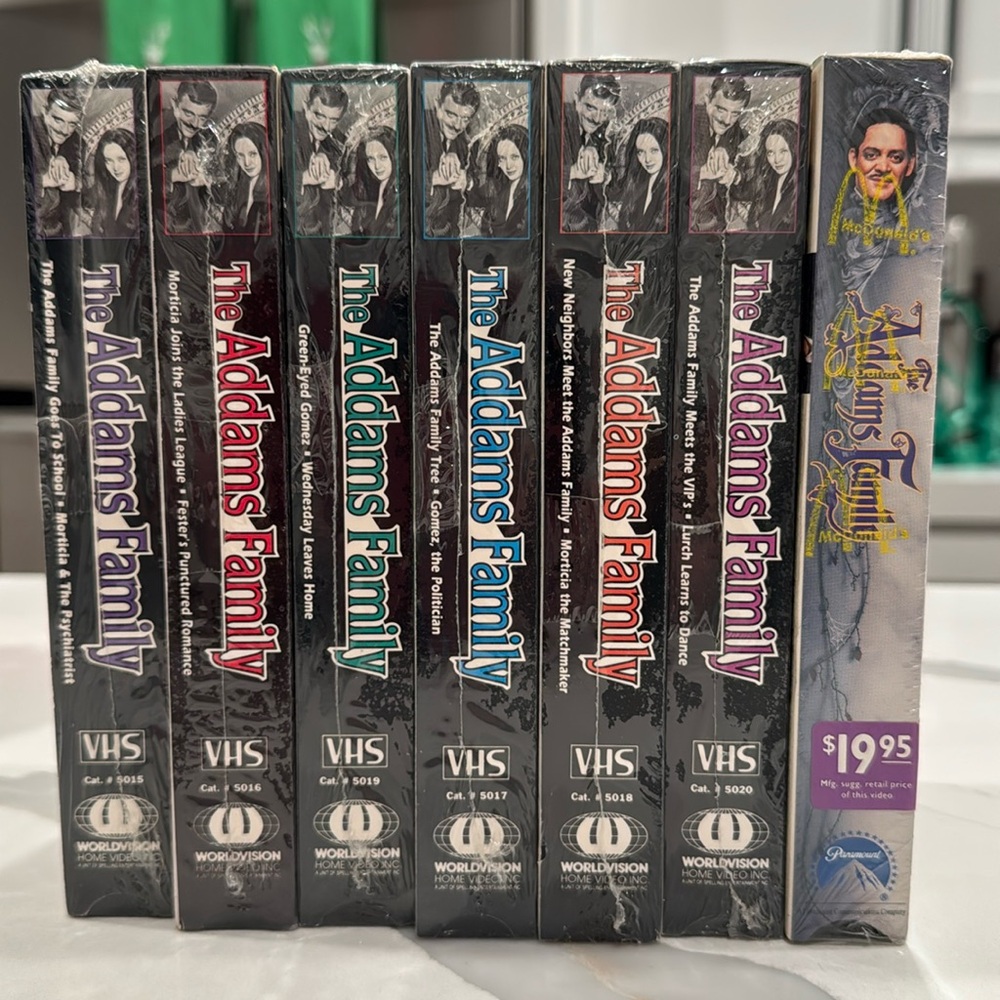 7 VHS The Adams Family New Unopened